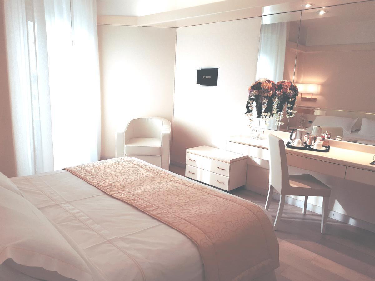 Hotel Bristol Sottomarina Eksteriør billede